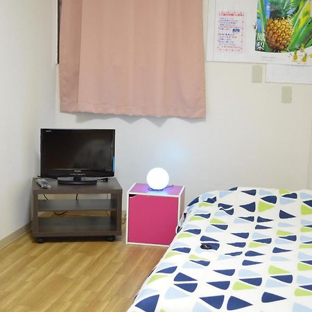 Guest House Fukutomi - Female Only Naha Buitenkant foto