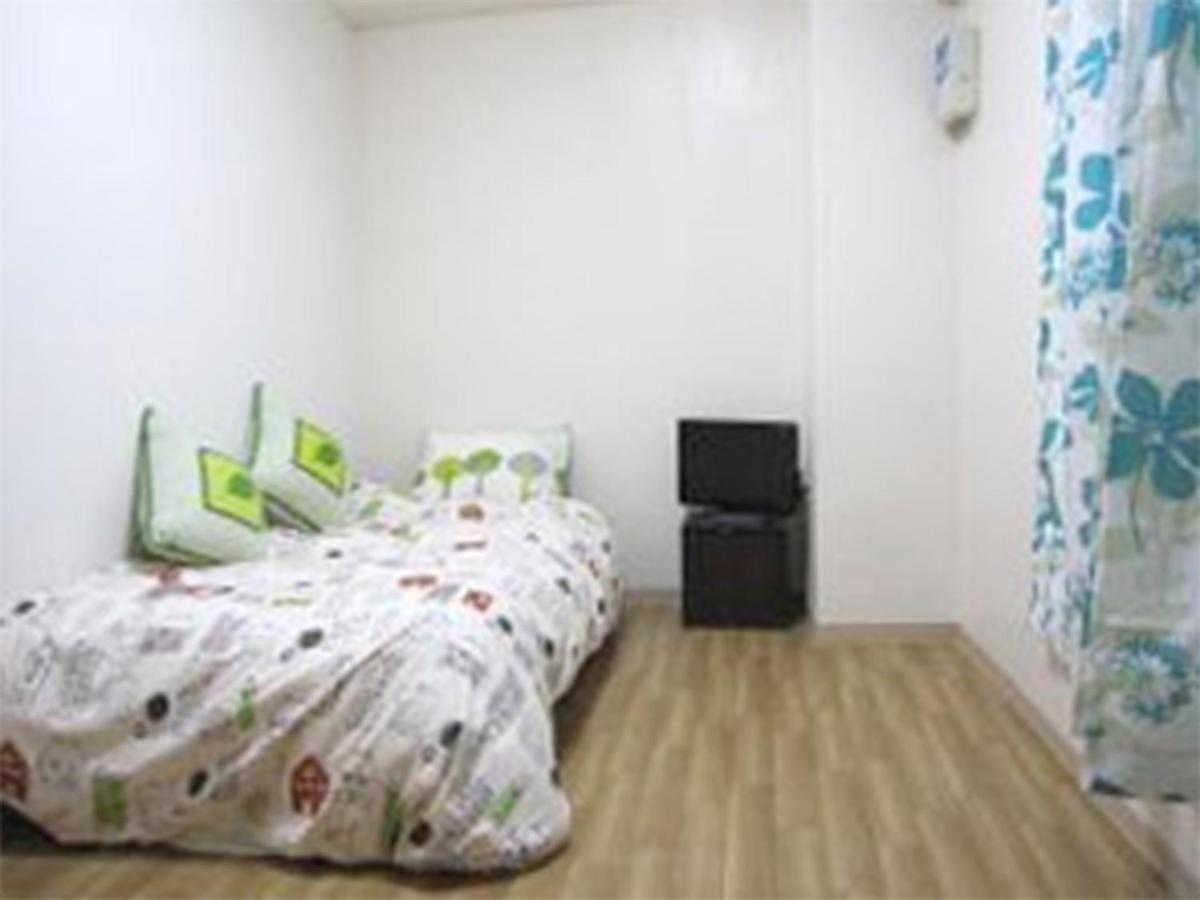 Guest House Fukutomi - Female Only Naha Buitenkant foto
