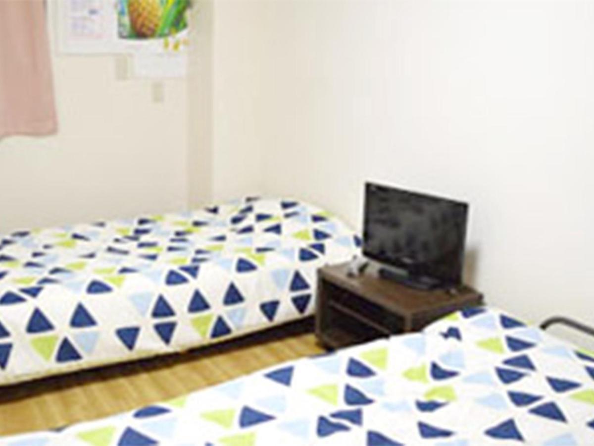 Guest House Fukutomi - Female Only Naha Buitenkant foto