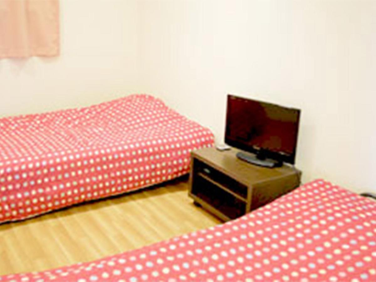 Guest House Fukutomi - Female Only Naha Buitenkant foto