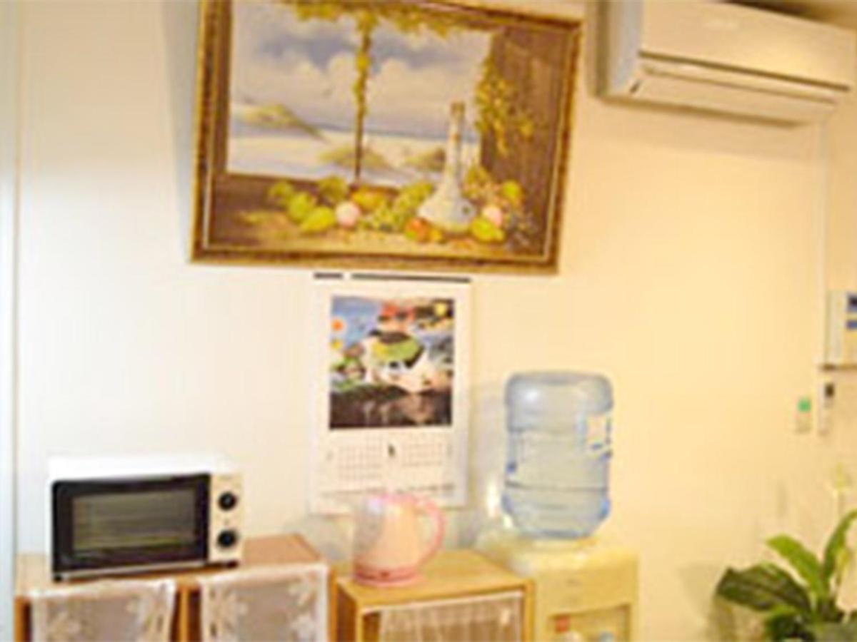 Guest House Fukutomi - Female Only Naha Buitenkant foto