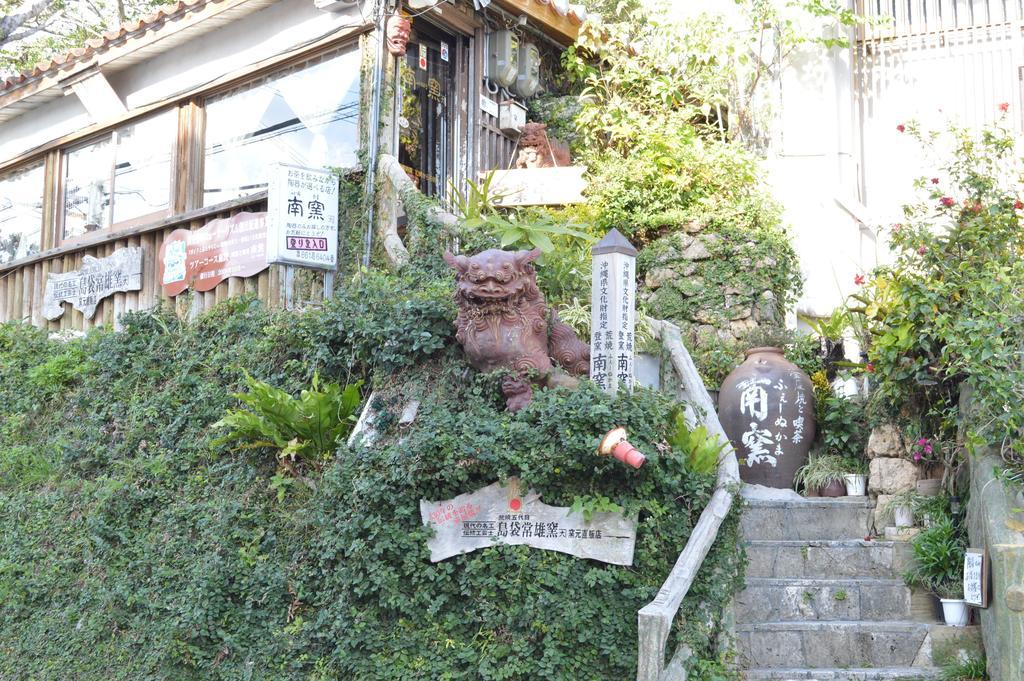 Guest House Fukutomi - Female Only Naha Buitenkant foto