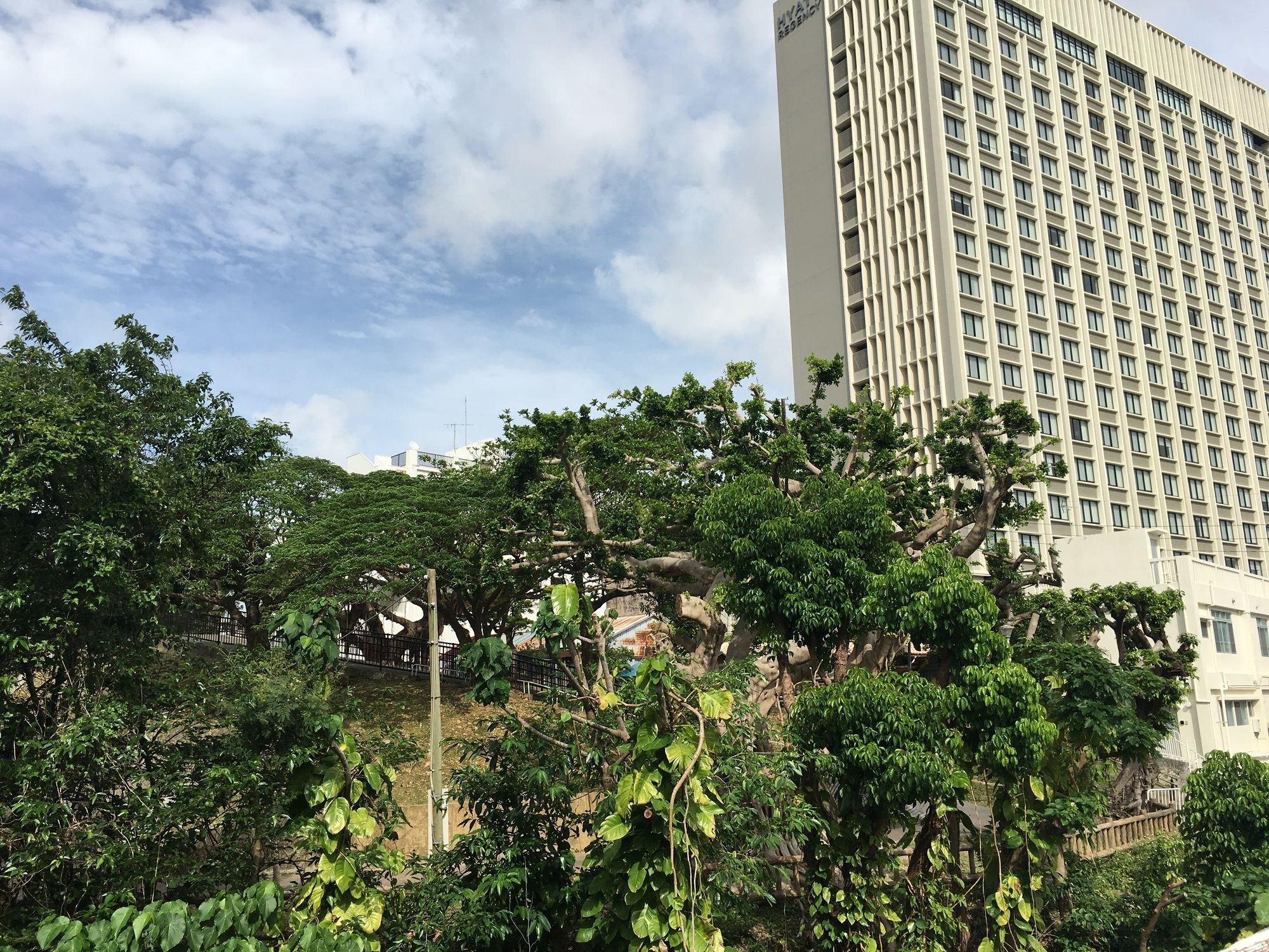 Guest House Fukutomi - Female Only Naha Buitenkant foto
